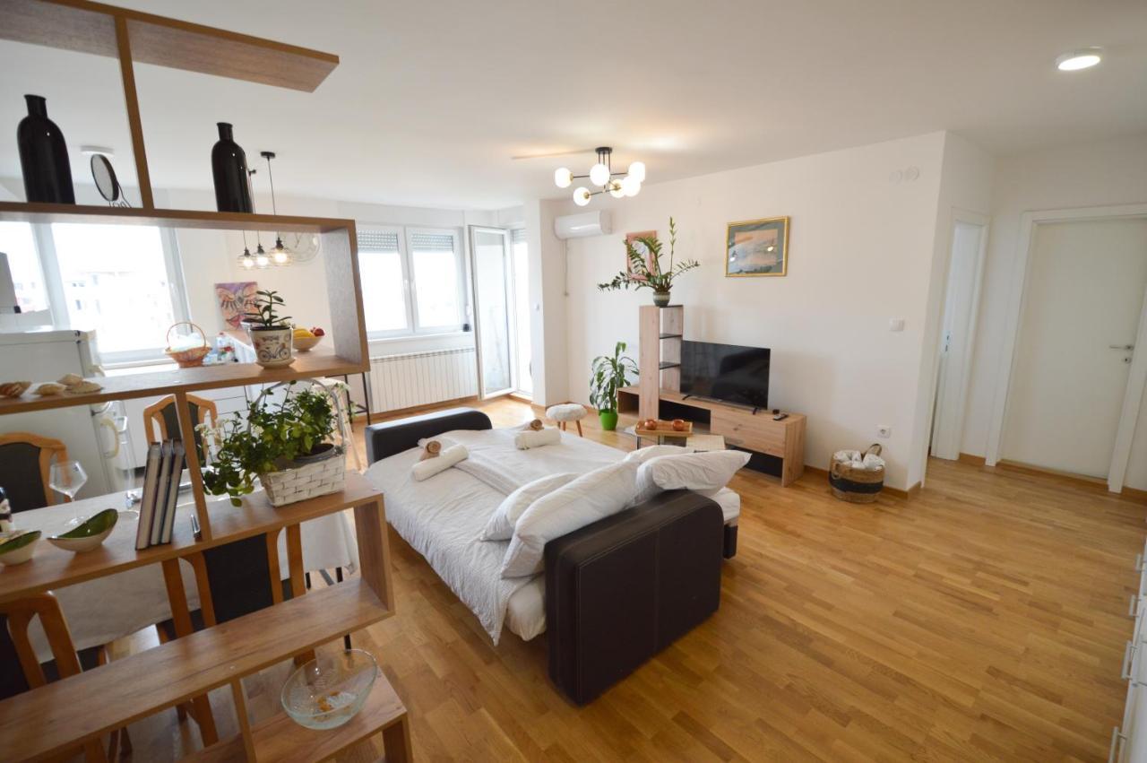 Shine24 - Spacious And Bright Apartment - New Novi Sad Exterior photo